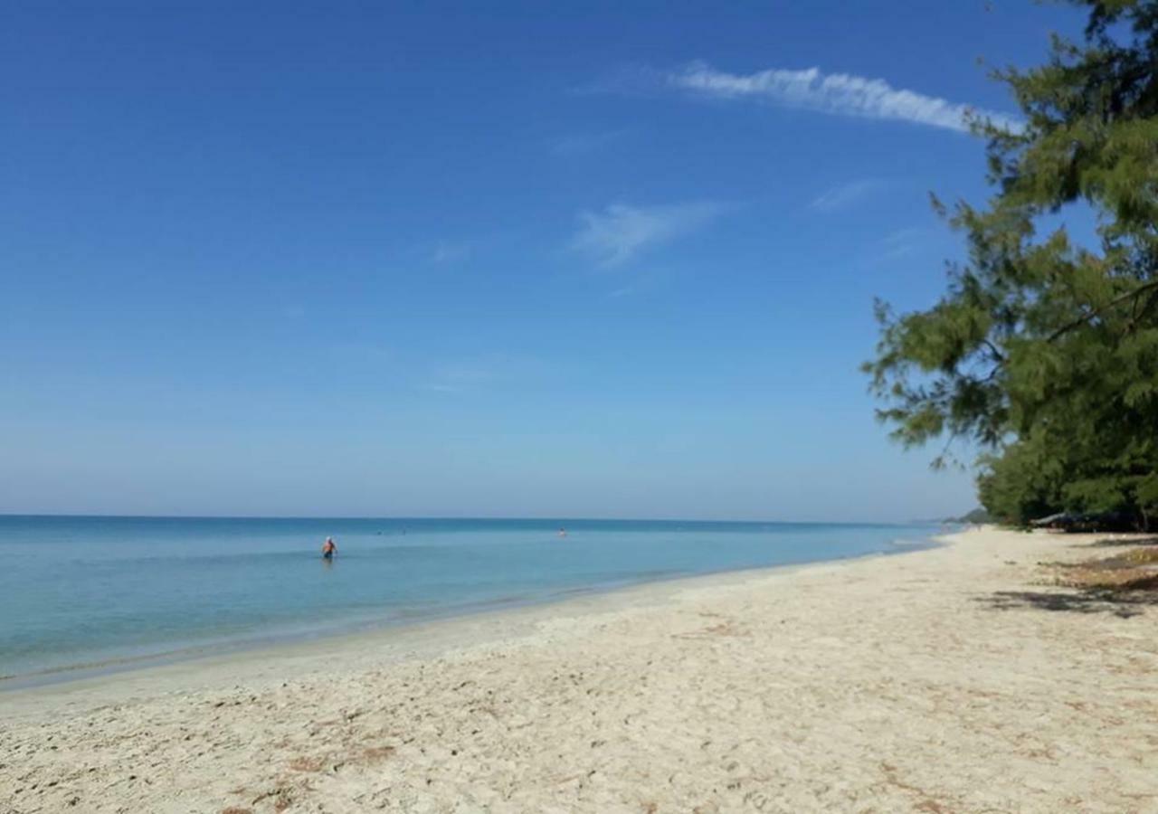 Mae Rampung Beach House Pool Villa Rayong Extérieur photo